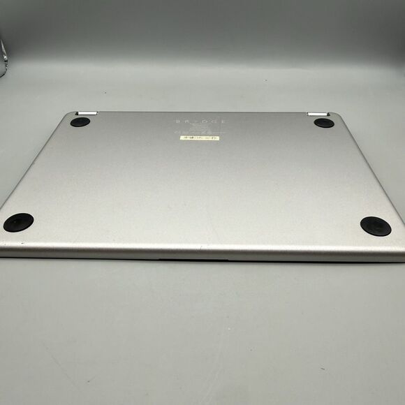 BRYDGE 9.7" Bluetooth Keyboard For iPad 6th & 5th Gen 9.7” Grey - Picture 7 of 9